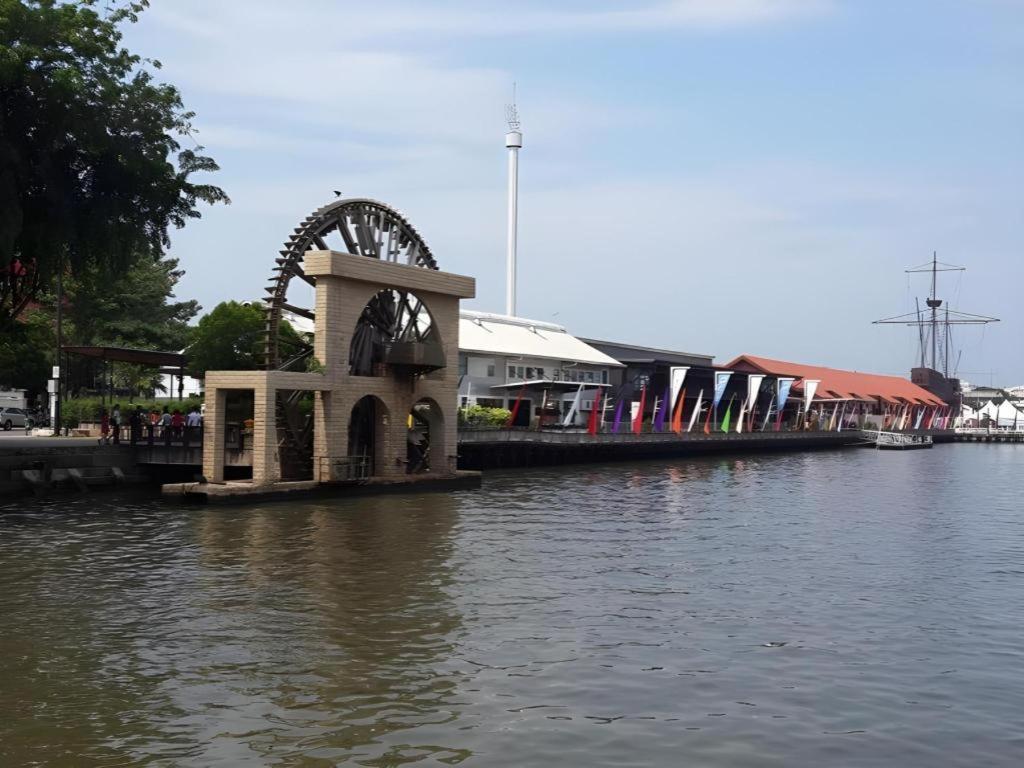 Malacca Quayside Hotel מראה חיצוני תמונה